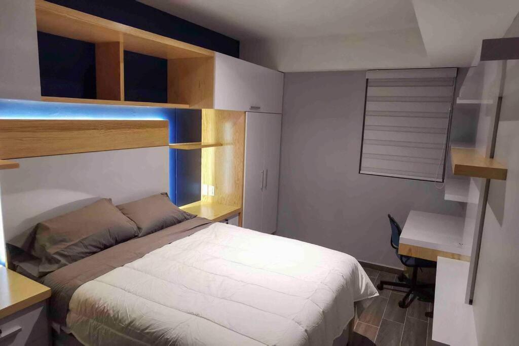 Appartement Modern Artist Apt., Overlooking Parque Espana