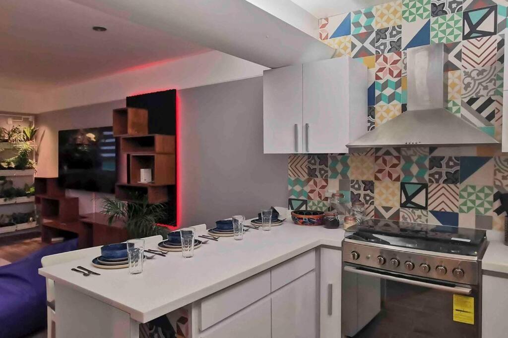 Modern Artist Apt., Overlooking Parque Espana Mexico