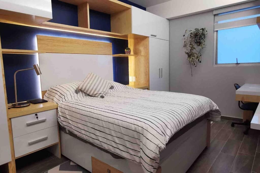 Modern Artist Apt., Overlooking Parque Espana Appartement